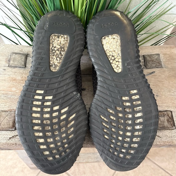 Yeezy Boost 350 V2 black Static Sneakers - Picture 8 of 11
